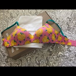 Knix Wingwoman Bra, Betsey Johnson limited edition print! Pink Rose Fête.